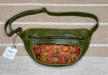 Load image into Gallery viewer, LAUREN SLING BAG AND HIPBELT 0012